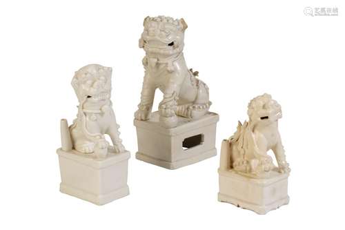 THREE BLANC-DE-CHINE FU LIONS, QING DYNASTY