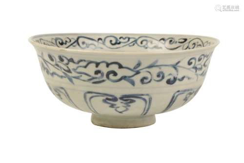 VIETNAMESE BLUE AND WHITE BOWL, 15TH / 16TH CENTURY