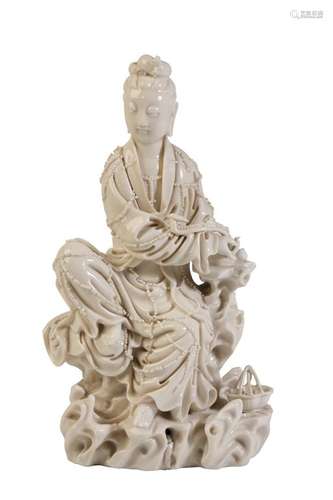 FINE BLANC DE CHINE FIGURE OF GUANYIN, QING DYNASTY, 19TH / EARLY 20TH CENTURY