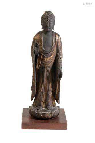 GILT LACQUER FIGURE OF AMIDA BUDDHA, EDO / MEIJI PERIOD, 19TH CENTURY