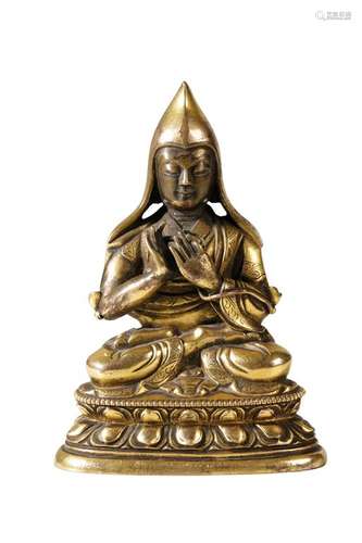 GILT BRONZE SEATED BUDDHA, SINO-TIBETAN, 17th / 18th CENTURY