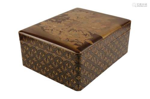 LARGE LACQUER BOX, MEIJI PERIOD