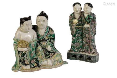 FAMILLE VERTE POTTERY FIGURE GROUP, KANGXI PERIOD