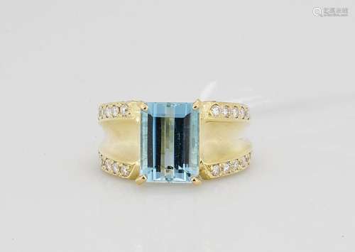 18K Yellow Gold, Aquamarine & Diamond Ring