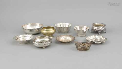 Zehn Schalen, 20. Jh., unterschiedliche Hersteller, Silber verschiedene Feingehalte,überwiegend