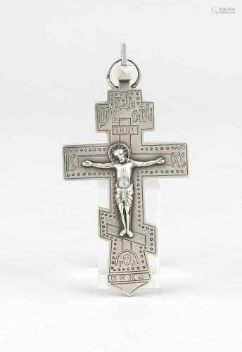 Orthodoxes Hängekreuz, punziert Rußland, Silber 84 zolotniki (875/000), mit Gravurdekorund plastisch