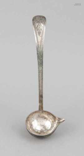 Kelle, Niederlande, um 1900, MZ, Silber 833/000, gebogener Stiel mit floralem Gravurdekor,leicht