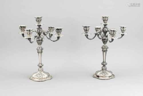 Paar Leuchter, um 1900, Silber 800/000, passig geschweifter und gewölbter Stand, konischerSchaft,
