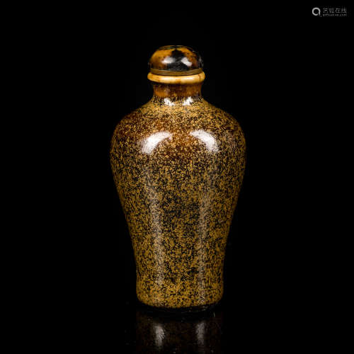18th Antique Teadust Glazed Snuff Bottle
