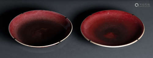 A PAIR OF LANGYAO-GLAZED PLATES