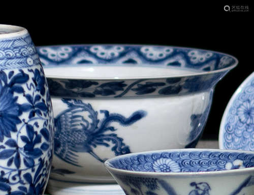 A BLUE AND WHITE PHOENIX PORCELAIN BOWL AND THREE CONICAL PORCELAIN BOWLS