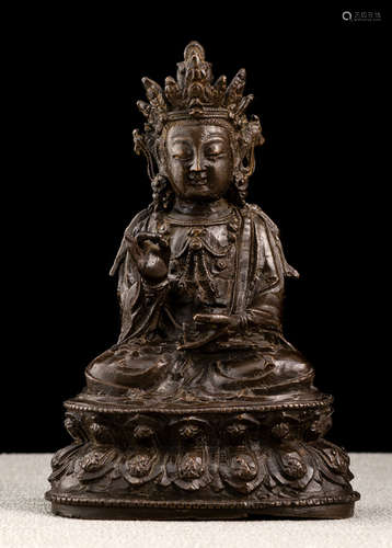 A BRONZE FIGURE OF GUANYIN