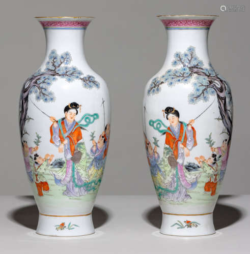 A PAIR OF PORCELAIN BALUSTER VASES