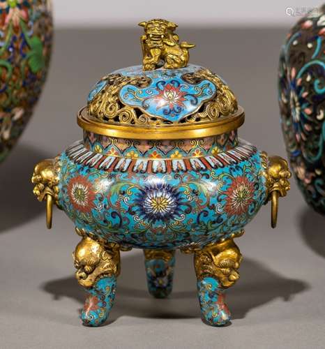 A SMALL CLOISONNÉ ENAMEL TRIPOD CENSER