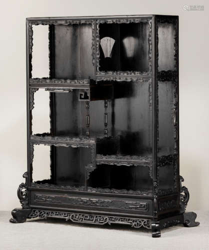 A FINE IMPERIAL ZITAN DISPLAY CABINET WITH FINE DECORATED DRAGONS AND CLOUDS