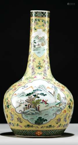 A YELLOW-GROUND POLYCHROME DECORATED PORCELAIN BOTTLE VASE