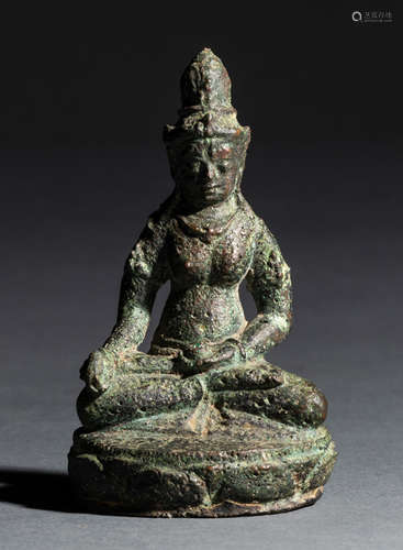 A BRONZE FIGURE OF A TARA