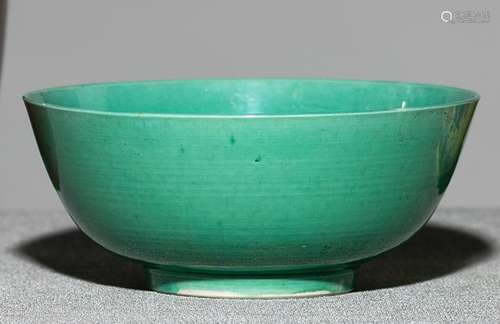 AN APPLE-GREEN GLAZED PORCELAIN BOWL