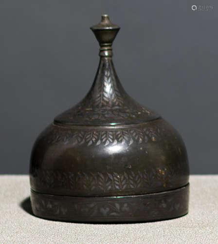 A ROUND BIDRI WARE BOX AND DOOMED COVER WITH FLORAL DECORATIONS