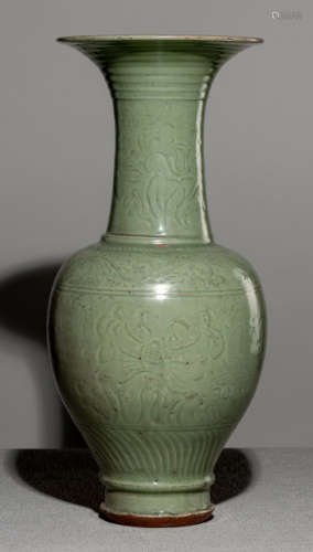 A RARE LONGQUAN CELADON TRUMPED-NECKED BALUSTER VASE