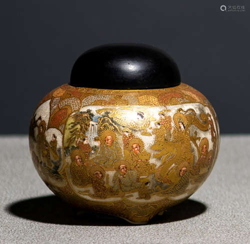 A SATSUMA KORO WITH WOOD COVER DECORATED WITH VARIOUS FIGURAL SCENES OF RAKAN AND TENMIN