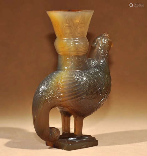 A AGATE CARVED PHOENIX SHAPED CUP