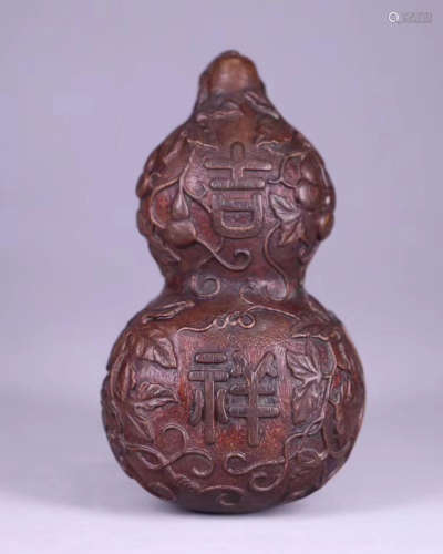 A CHENXIANG WOOD CARVED GOURD SHAPED BOX