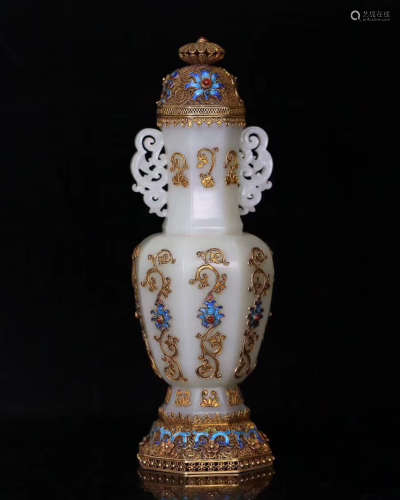 A HETIAN JADE AND GILT SILVER DECORATED VASE