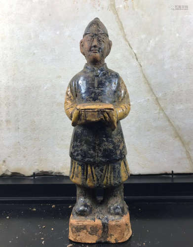 A SANCAI SERVANT COLOR FIGURE