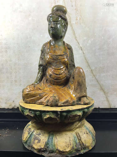 A SANCAI GUANYIN COLOR FIGURE