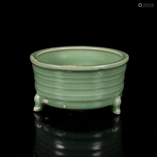 Ming Style Celadon Glazed Longquan Tripod Censer