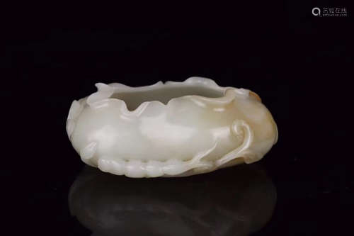 19TH CENTURY, A HETAIN JADE WRITING-BRUSH WASHER, LATE QING DYNASTY