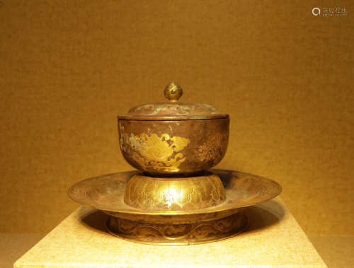 7-9TH CENTURY, A GILT SILVER CUP, QING DYNASTY