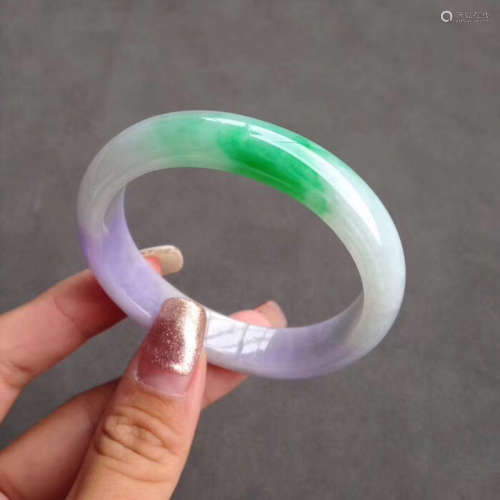 A JADEITE DOUBLE-COLOR BANGLE