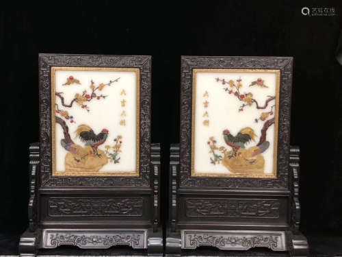 A PAIR OF ROOSTER PATTERN TABLE SCREEN WITH TREASURES