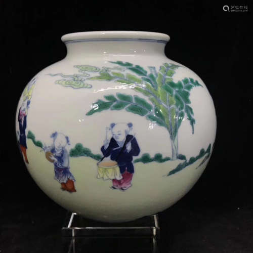 17-19 CENTURY, A PLAYING BABY PATTERN FIVE-COLOUR POT, QING DYNASTY