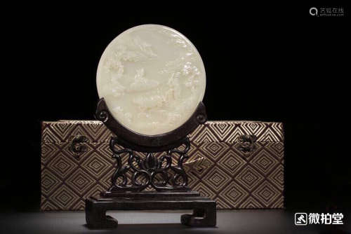 17-19TH CENTURY, AN AGRICULTURE PATTERN CIRCULAR HETIAN JADE SCREEN, QING DYNASTY