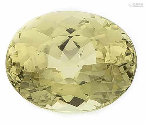 Chrysoberyll 2,75 ct, oval fac., in einem Gelbgrün, außerordentlich Rein, 9,07 x 7,01 x5,12 mm,