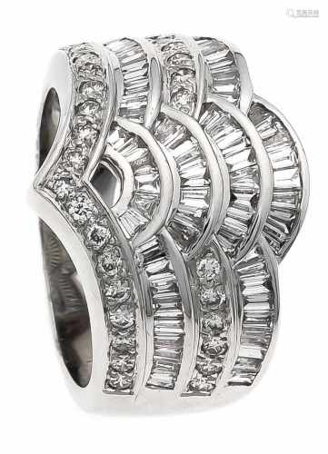 Brillant-Ring WG 750/000 mit Brillanten, zus. 0,39 ct und Diamant-Baguettes, zus. 1,2 ctTW/VS-SI, RG
