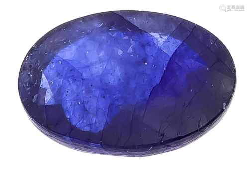 Saphir 10,26 ct, oval fac., in einem dunkleren Blau, transluzent, 15,6 x 11,5 x 5,6 mmSapphire 10.26
