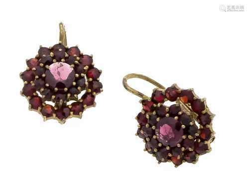 Granat-Ohrringe Double mit rund fac. roten Granaten 5 - 2 mm, D. 15,5 mm, 4,4 gGarnet Earrings