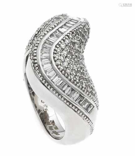 Brillant-Ring WG 750/000 mit Brillanten, zus. 0,86 ct und Diamant-Baguettes, zus. 0,68TW/VS-SI, RG