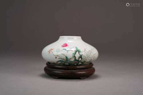 A Chinese Famille Rose Water Pot