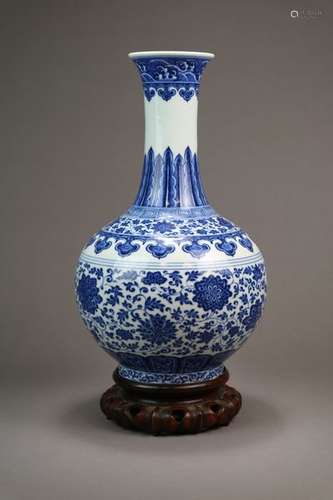 A Chinese Blue and White Bottle Vase