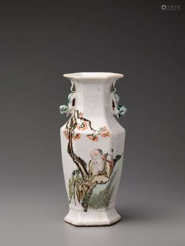 A QIANJIANG SCHOOL ‘SHOULAO’ PORCELAIN VASE, LATE QING …