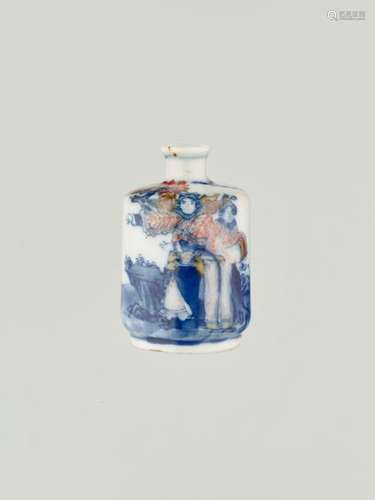 A BLUE AND WHITE PORCELAIN SNUFF BOTTLE, QING DYNASTY