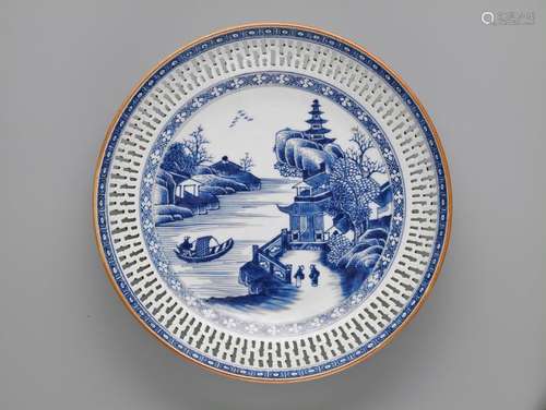 AN OPENWORK BLUE AND WHITE ‘LANDSCAPE’ EXPORT PORCELAIN…