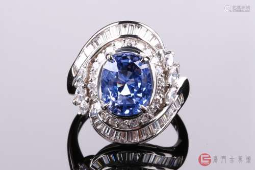 斯里兰卡天然无烧皇家蓝玻璃体蓝宝石镶铂金钻石戒指（铂金pt900,蓝宝石5.02克拉，钻石1.3克拉，附国际GIA证书）