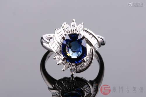 斯里兰卡天然顶级皇家蓝全净玻璃体2.65克拉蓝宝石镶铂金钻石戒指（铂金pt900,蓝宝石2.65克拉，钻石0.56克拉，附证书）