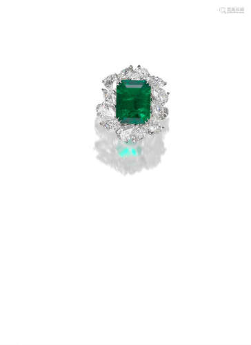 An Emerald and Diamond Cluster Ring